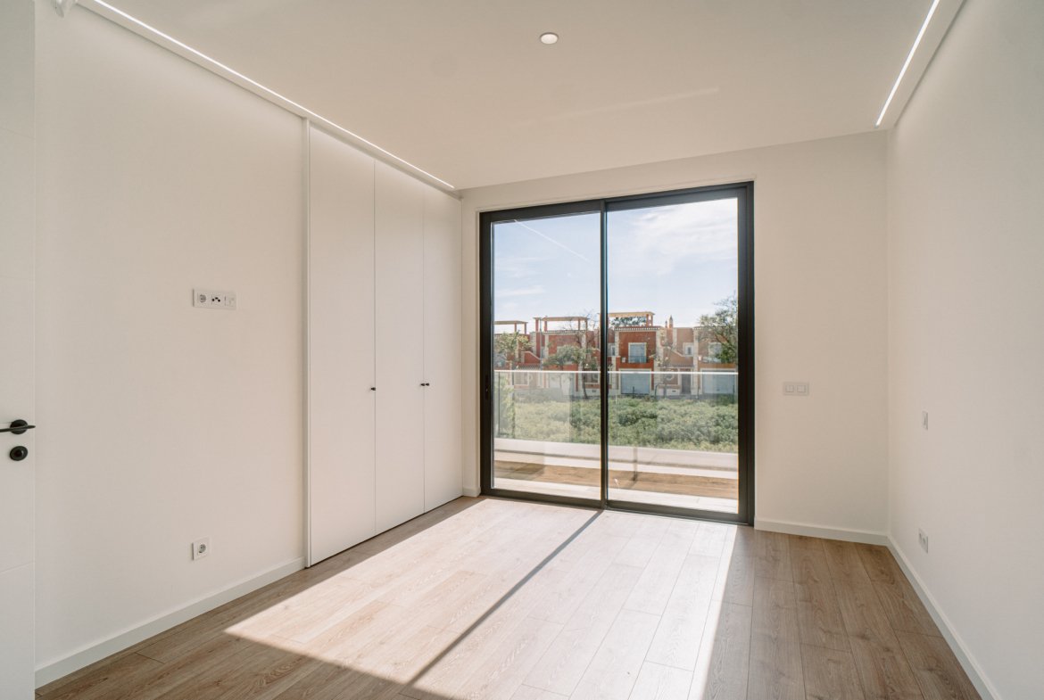 Villa Fuseta – Exceptional Smart Home with Pool, €680,000