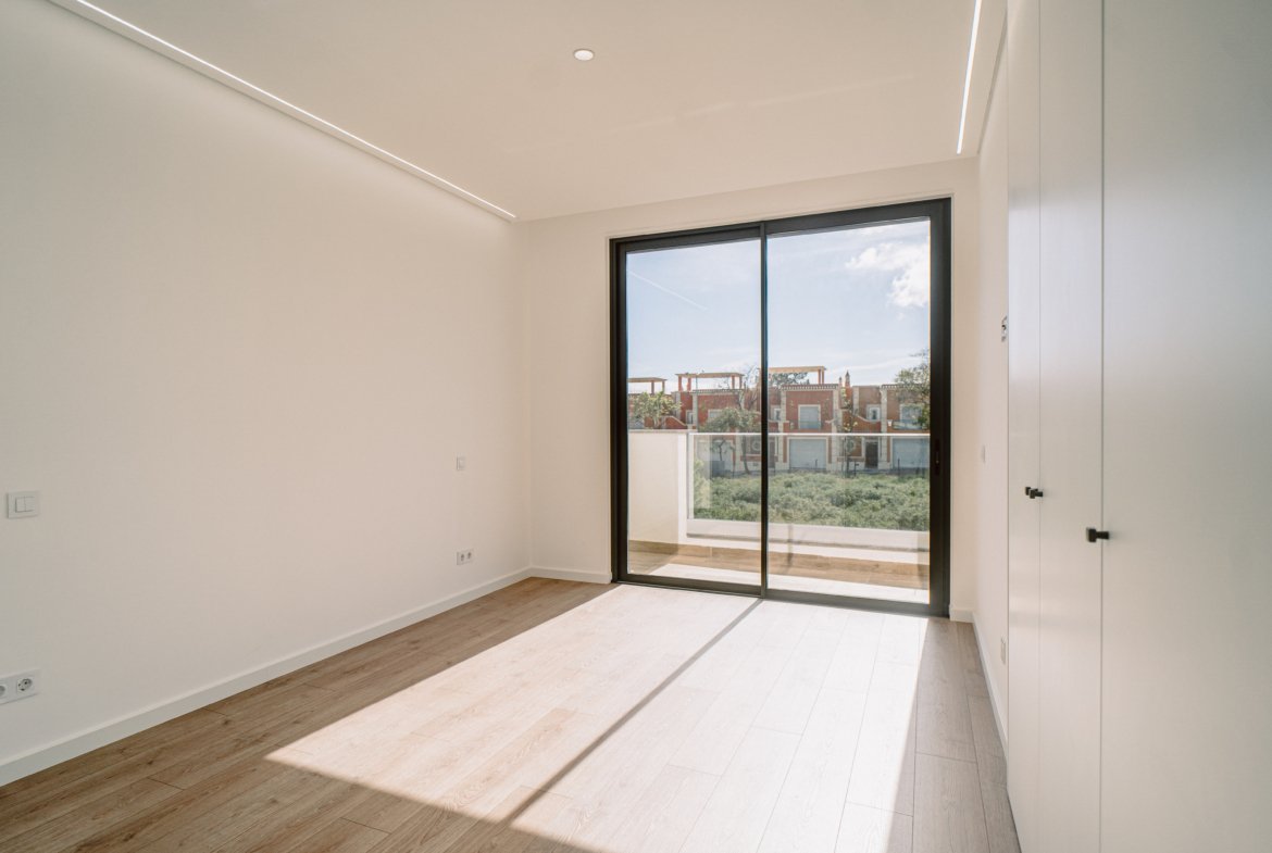Villa Fuseta – Exceptional Smart Home with Pool, €680,000
