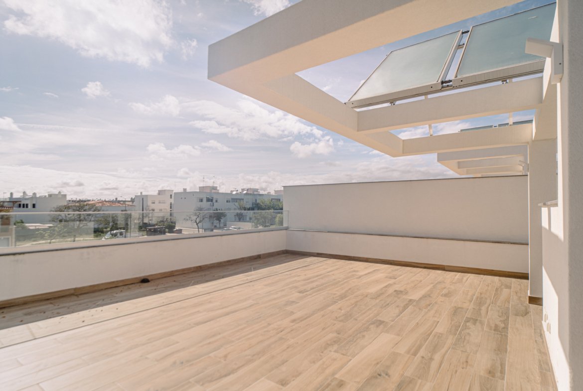 Villa Fuseta – Exceptional Smart Home with Pool, €680,000