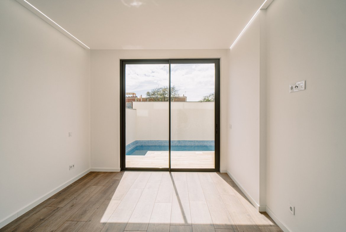 Villa Fuseta – Exceptional Smart Home with Pool, €680,000