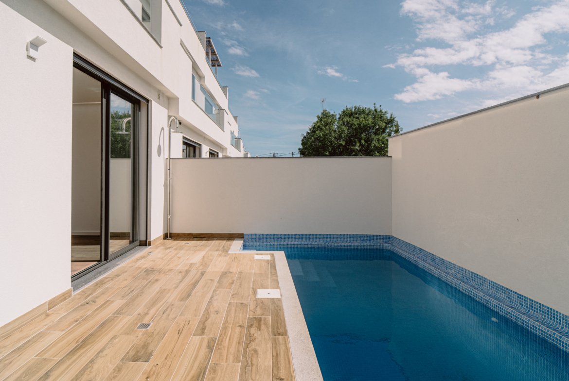 Villa Fuseta – Exceptional Smart Home with Pool, €680,000