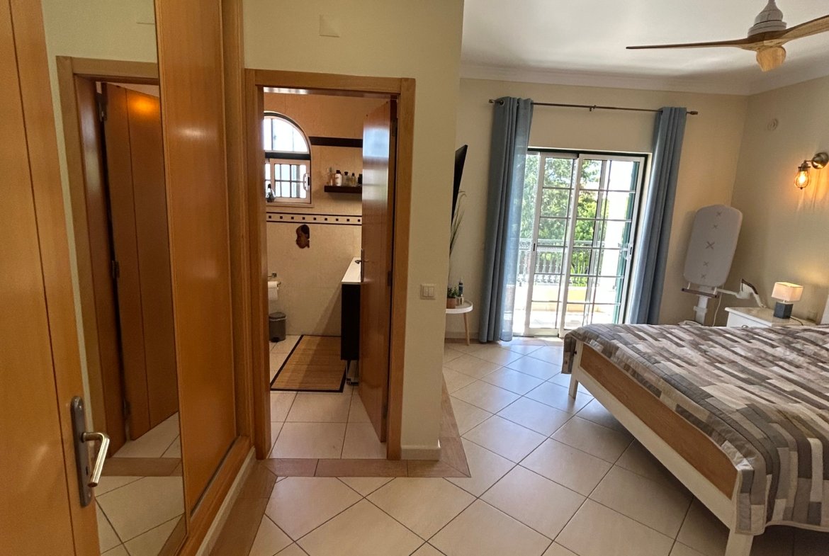 3 Bedroom Villa in Private Condominium with Pool – Albufeira, Algarve