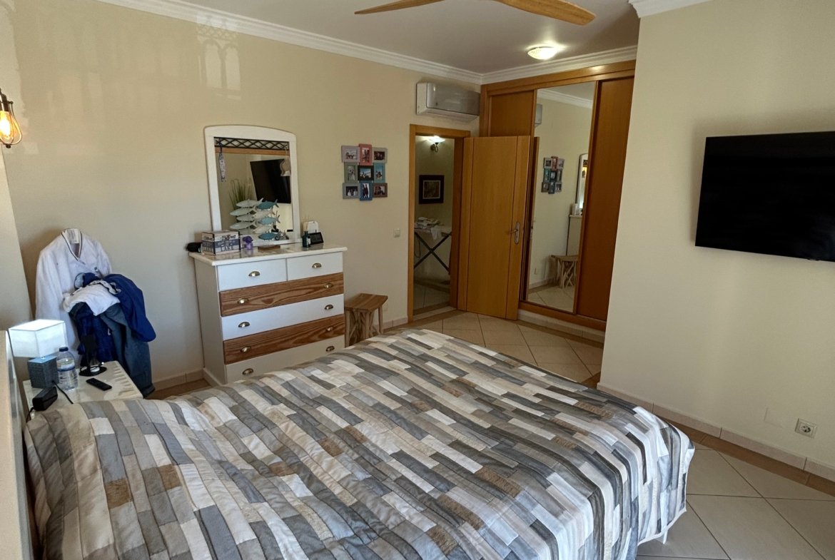 3 Bedroom Villa in Private Condominium with Pool – Albufeira, Algarve