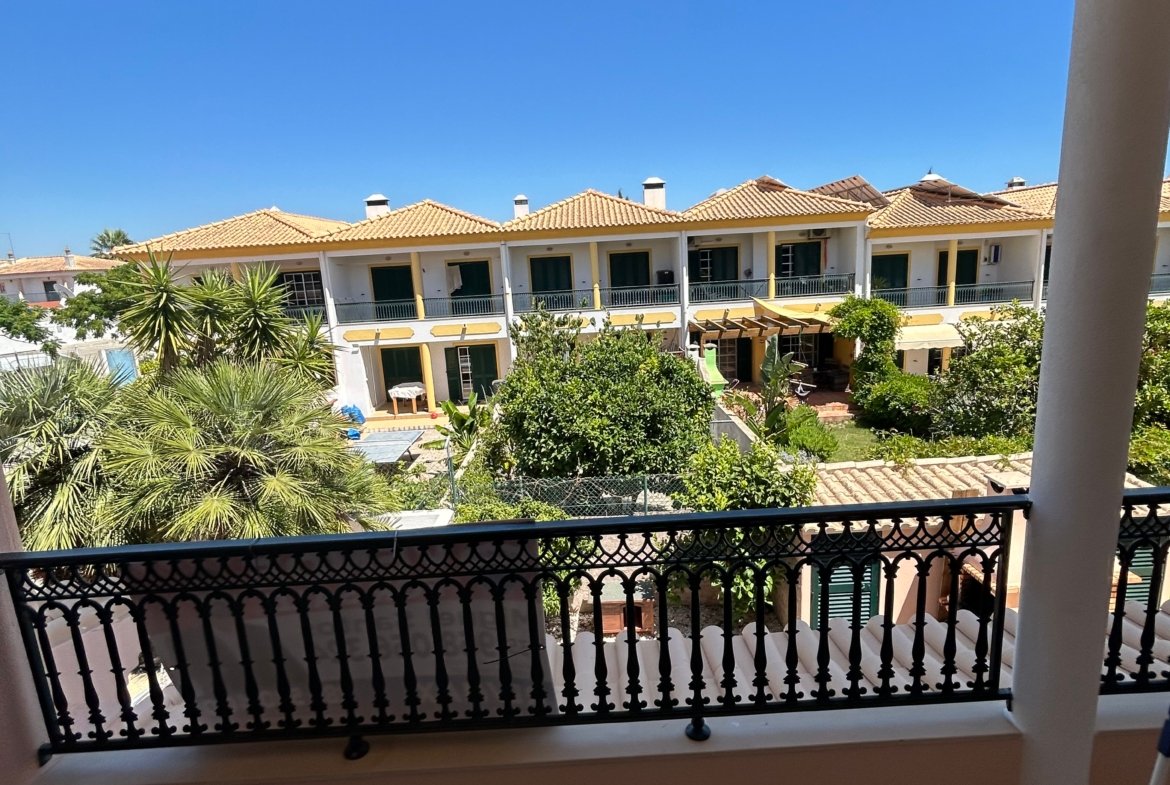 3 Bedroom Villa in Private Condominium with Pool – Albufeira, Algarve