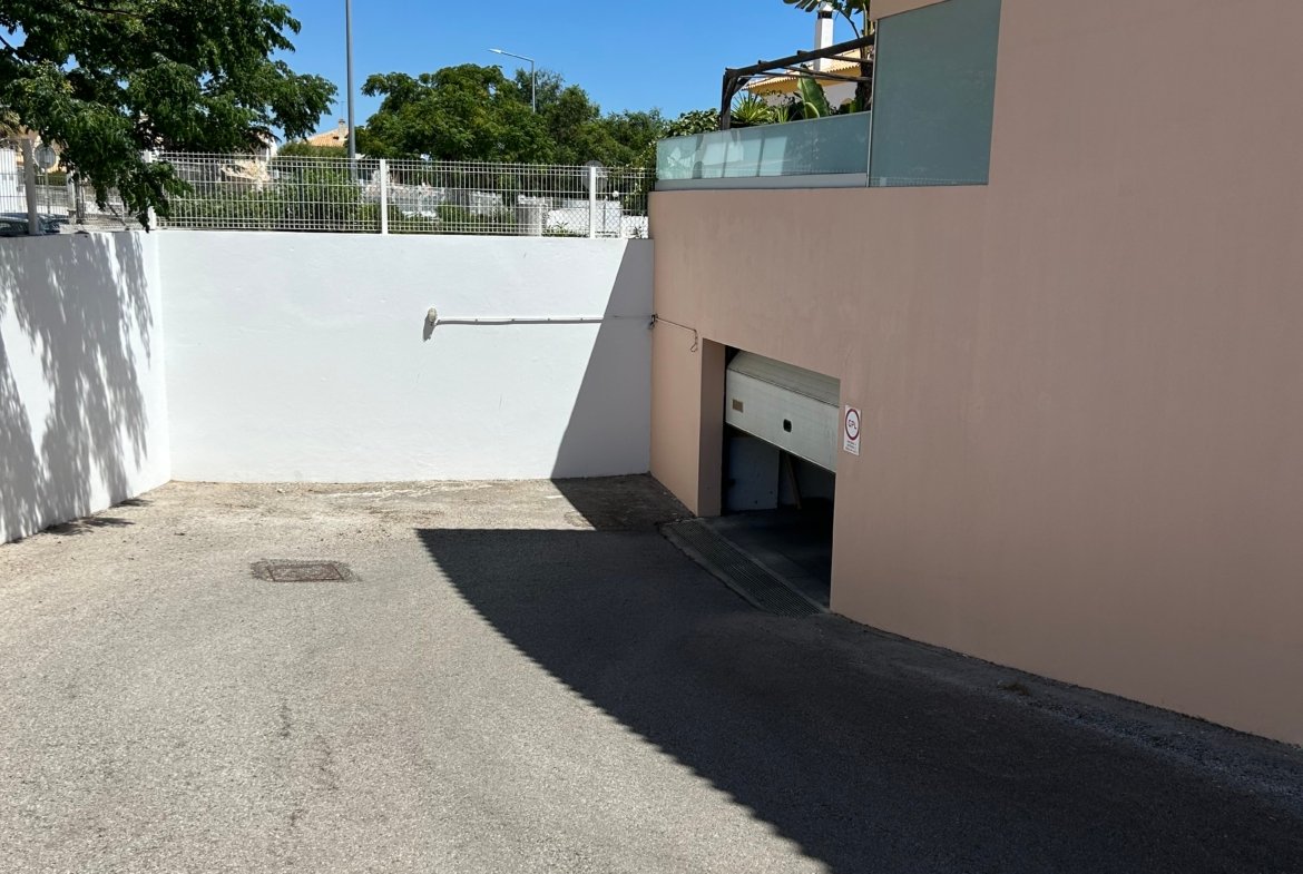 3 Bedroom Villa in Private Condominium with Pool – Albufeira, Algarve
