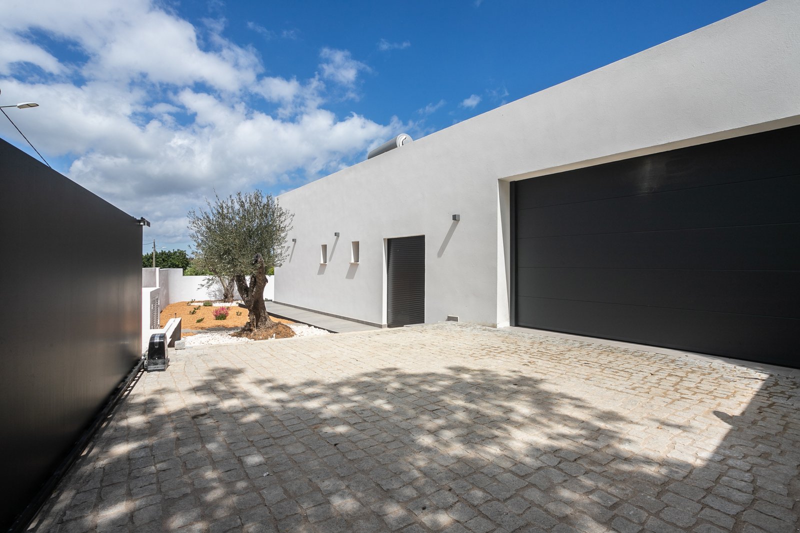 IMG_6389 Exceptional Single-Level Villa with Pool & Ocean Views – Bias do Sul, Olhão