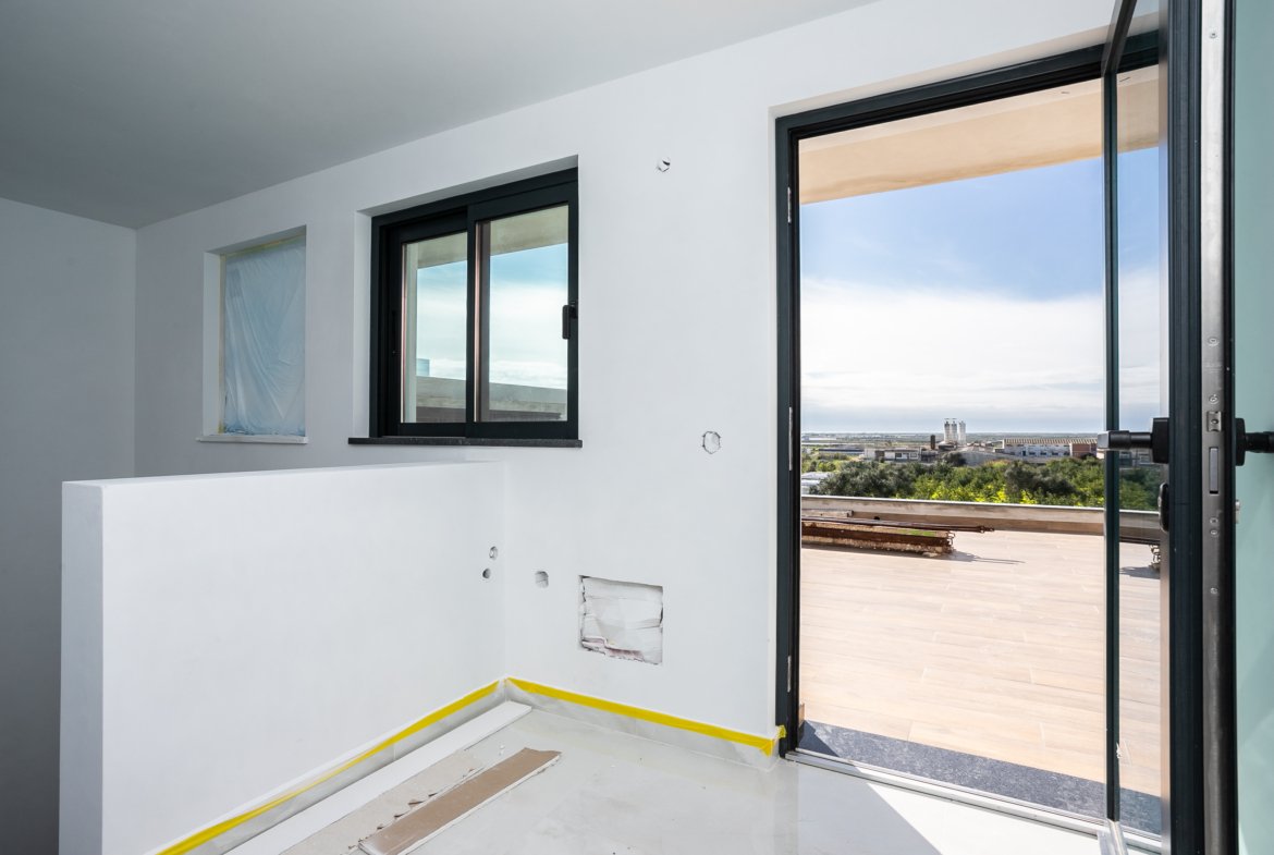 New T4+1 Villa in Tavira – Sea Views, Rooftop & Private Pool