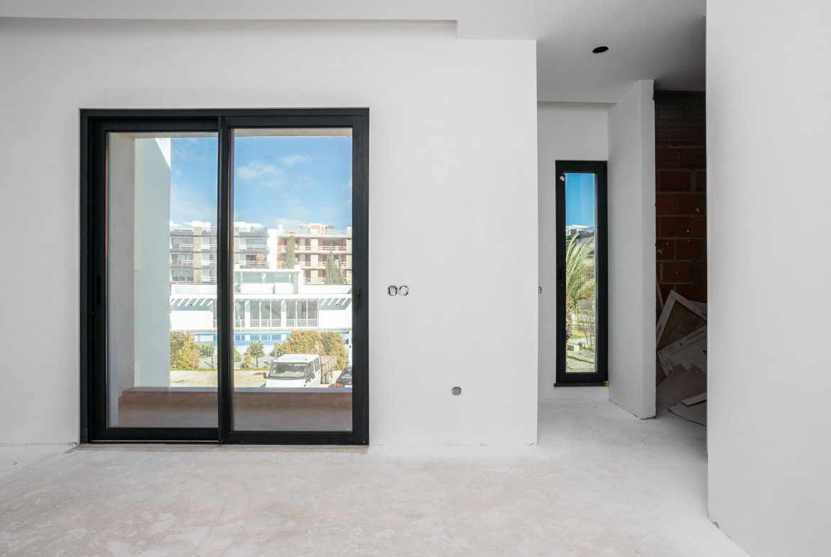 New T4+1 Villa in Tavira – Sea Views, Rooftop & Private Pool