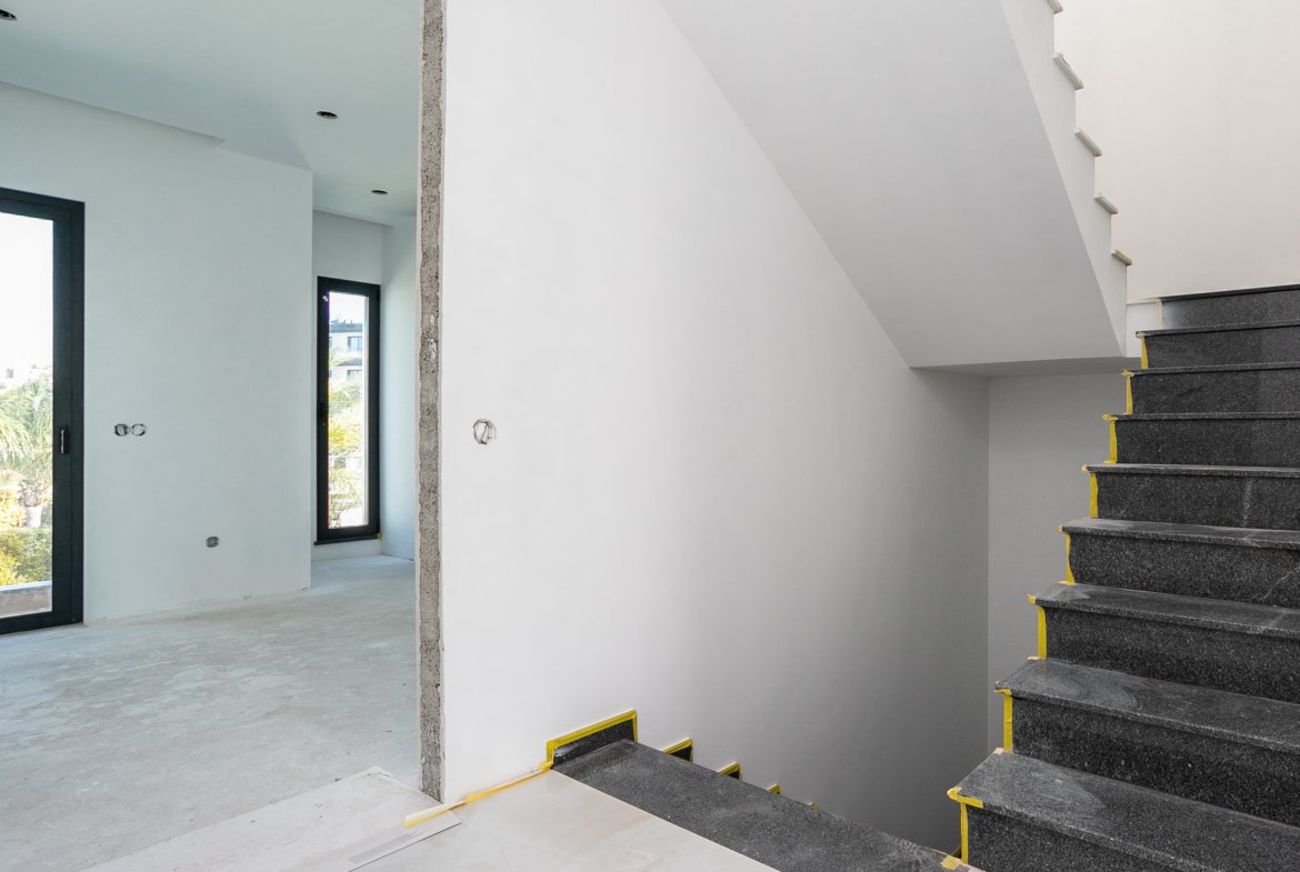 New T4+1 Villa in Tavira – Sea Views, Rooftop & Private Pool