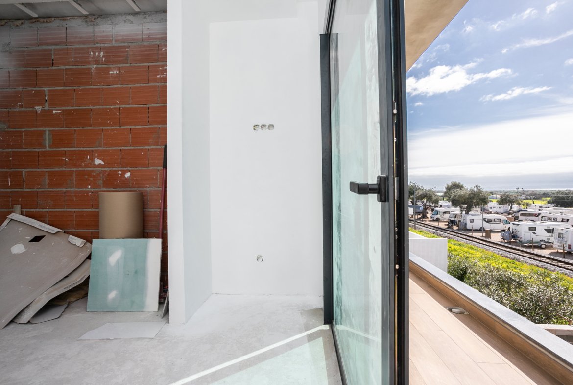 New T4+1 Villa in Tavira – Sea Views, Rooftop & Private Pool