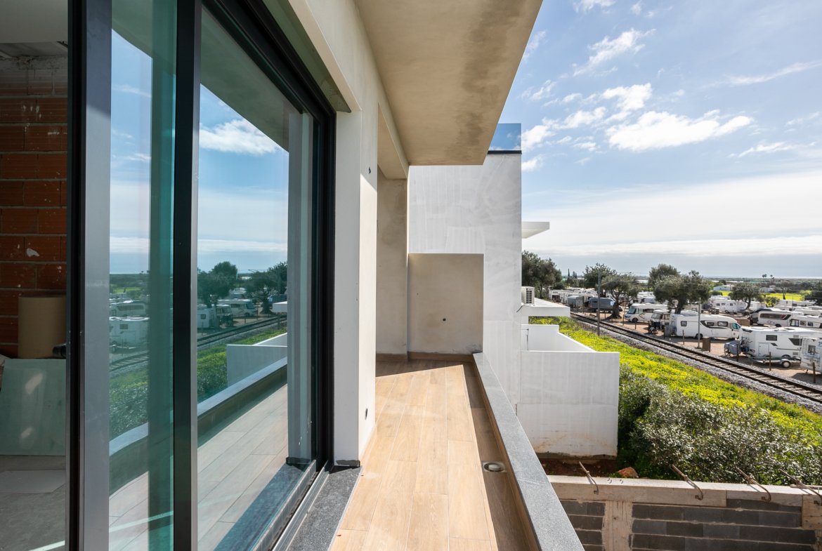 New T4+1 Villa in Tavira – Sea Views, Rooftop & Private Pool