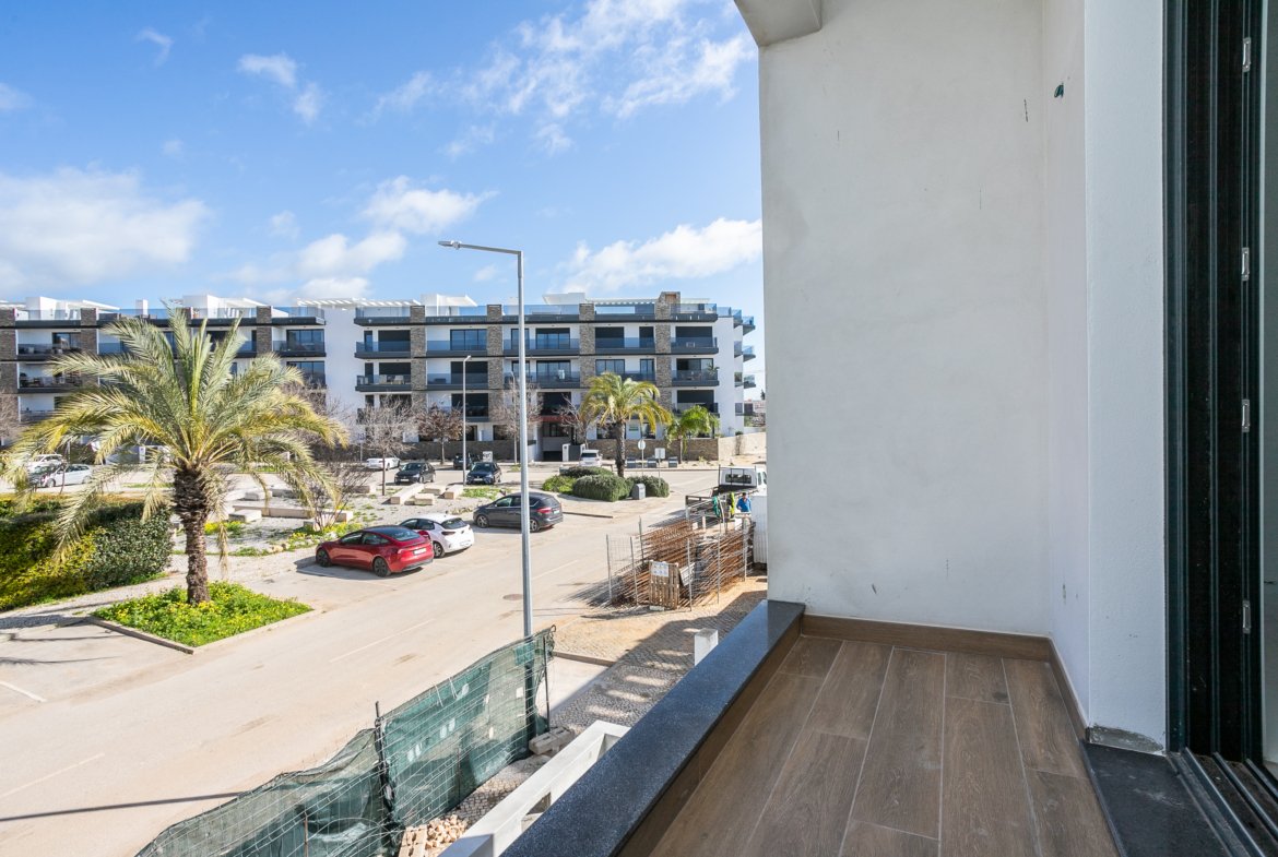 New T4+1 Villa in Tavira – Sea Views, Rooftop & Private Pool