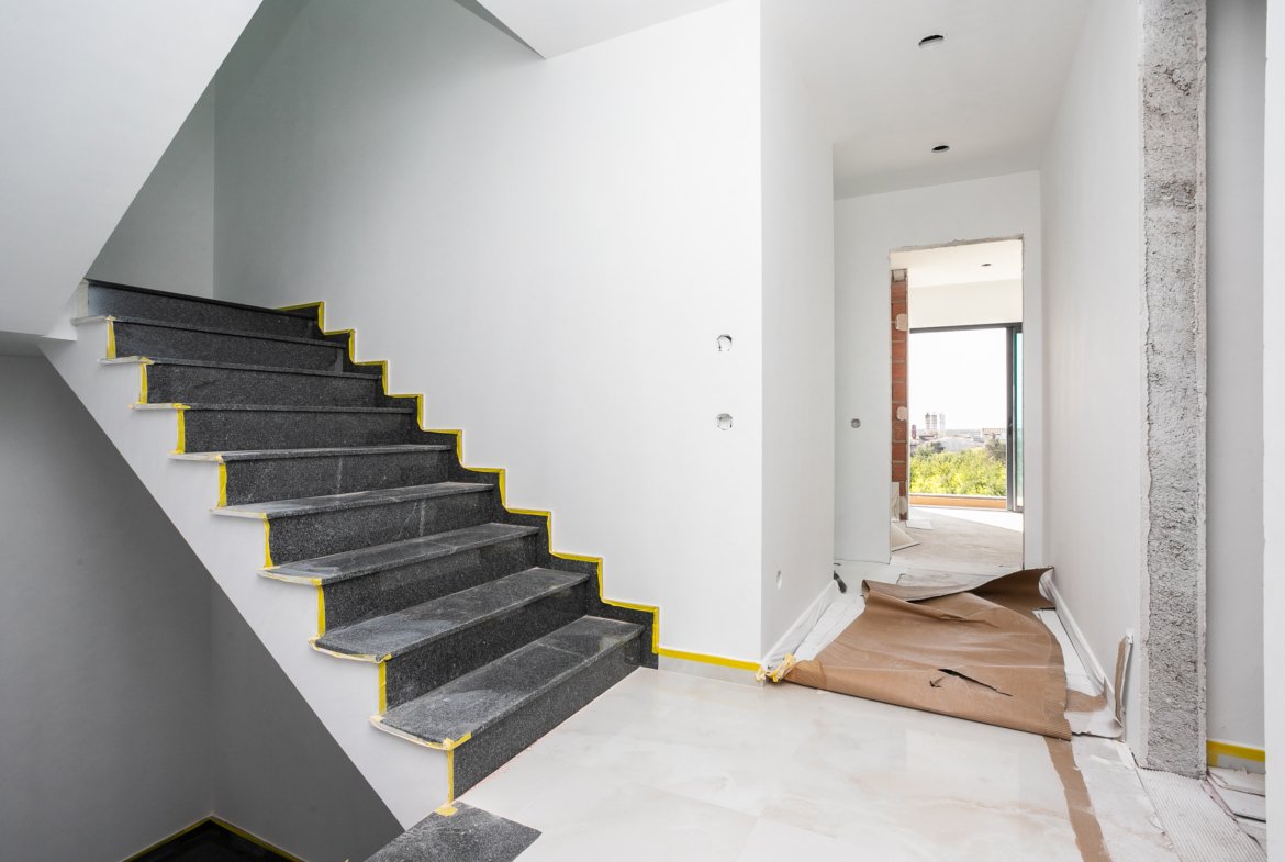 New T4+1 Villa in Tavira – Sea Views, Rooftop & Private Pool