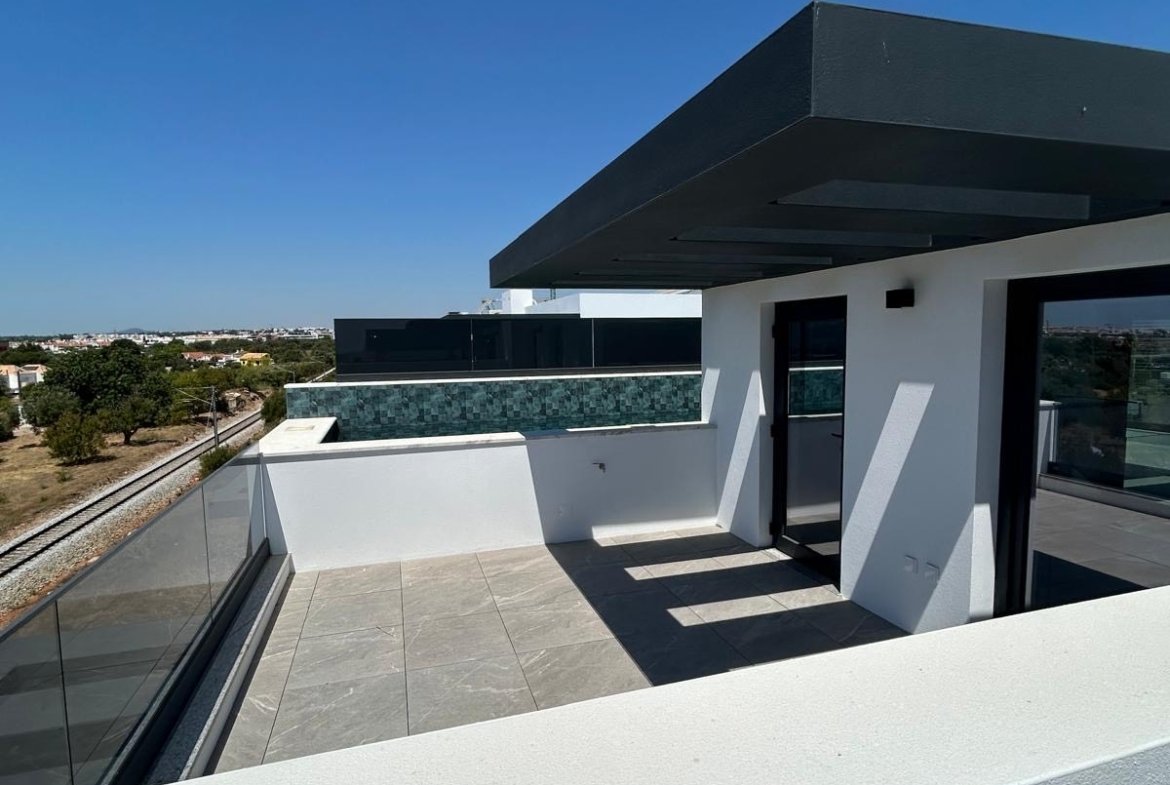 Villa with Pool & Sea Views – Tavira, Algarve